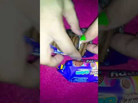 HAPPY HAPPY Cream choco chip sandwich Biscuits opening vidio#shafa #asmr