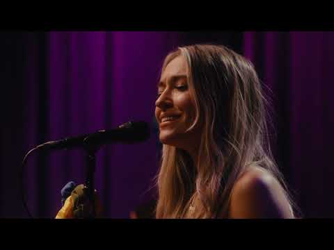 Lauren Daigle - You Are So Beautiful (Live Acoustic Performance)