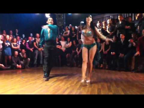 Adolfo Indacochea-Pachanga y salsa