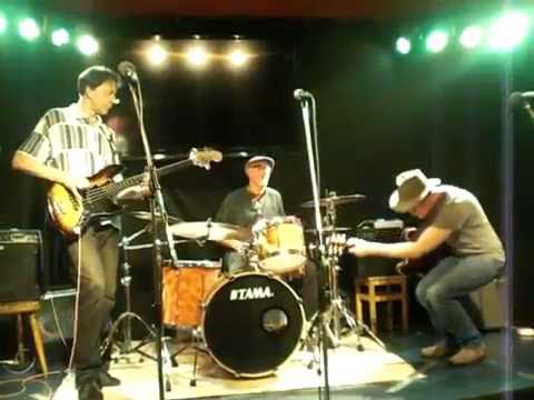 udo drumming ....Blues-Session... Hannover-Eilenriede