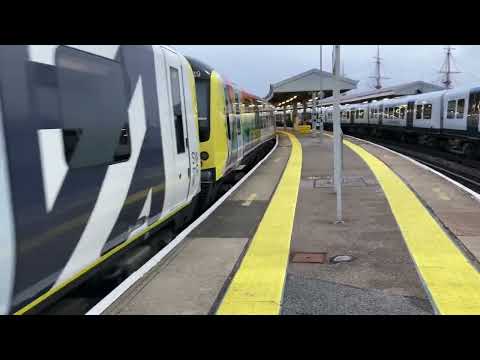 450067 & 444019 depart Portsmouth harbour with 1P68￼￼