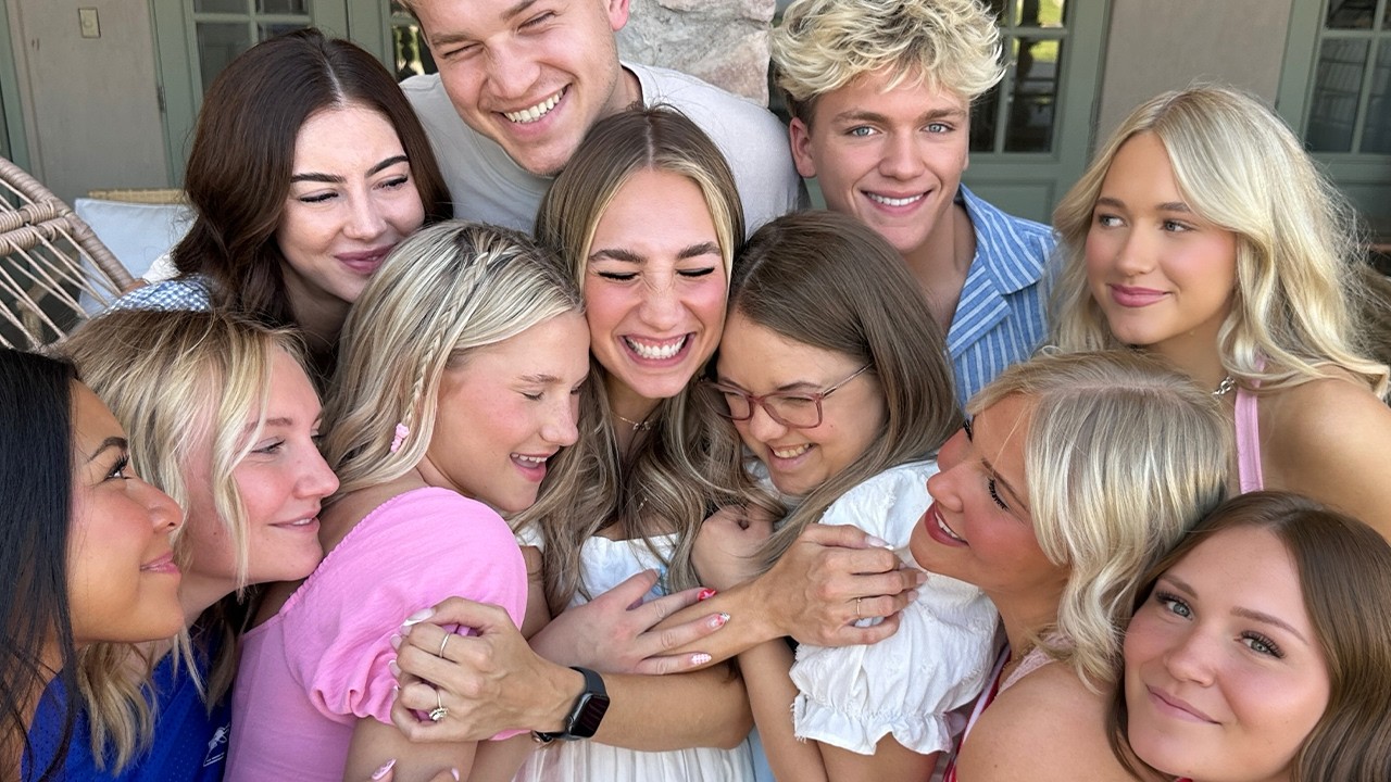 Telling my 15 SIBLINGS  I'M PREGNANT Again!!!!