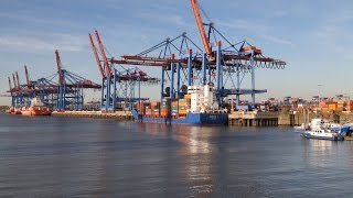 preview picture of video 'Hamburg: Waltershof, Hafen, Containerschiffe /-brücken (Container Ships / Cranes) - 4K Video Picture'