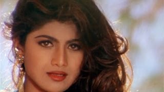 Hothon Pe Tera Naam (Main Khiladi Tu Anari) - YouTube