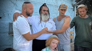 הרב שלום סבג - שיעורי וידאו - הרב שלום סבג✨לקחתי טריפ וראיתי את הרב עם החבורה שמחים מה זה אומר?-כ״ב בתמוז ה׳תשפ״ה דן בן יעקב 🇮🇱
