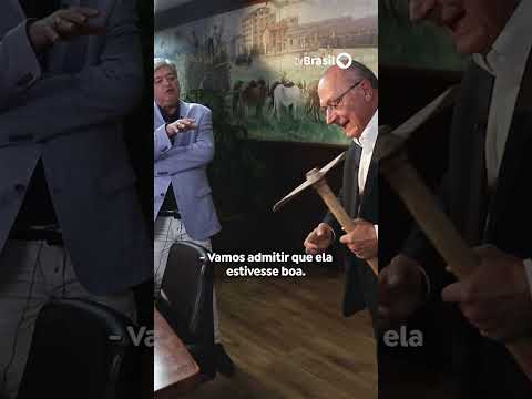 #NaMesaComDatena | Geraldo Alckmin recebe presente para suas atividades rurais