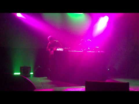 MOREVIBES VIDEO - vitowar @ leoncavallo 11-12-2010.MP4