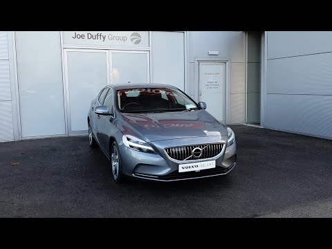 KR17NGO - 2017 Volvo V40 D2 Inscription 18,900