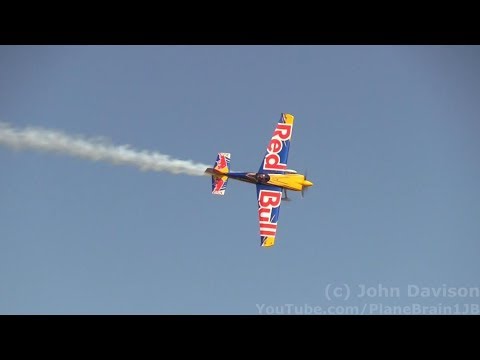 2017 Airshow London - Pete McLeod - Edge 540