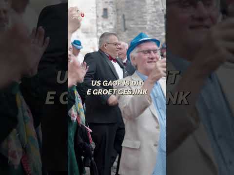 Stadsbrouwerij Maastricht viert 100.000ste flesje Mergel Wit op het Onze Lieve Vrouweplein