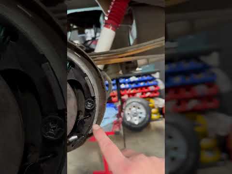 New Rear Brakes Ford Ranger #ford #ranger #brakes #brakejob #mechanic #autobrake