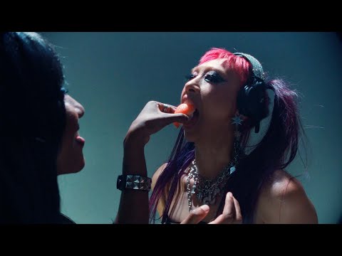 Fei-Fei - PRETTY GIRLS WANT IT HARD (Visualizer)