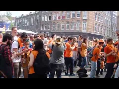 Street party Kings day Amsterdam  jordaan quarter P4261226