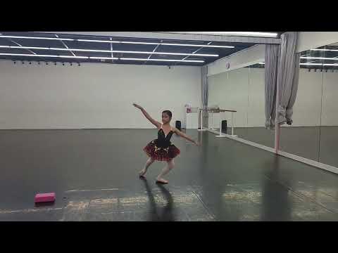Naomi Er, Paquita variation 4