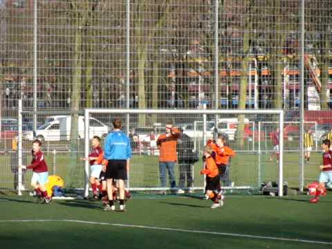v.v.De Meern bekerwedstrijd Zwaluwen Utrecht E2 - De Meern E1    21-11-2009