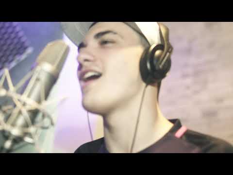 Mc LS - Ela Vai Jogando o Bumbum [Web-Clipe Oficial] Prod. DJ Rhuivo.