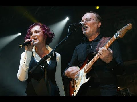 NENÍ NÁM UŽ SEDUMNÁCT/ PETRA JANŮ/COVER BY OTA