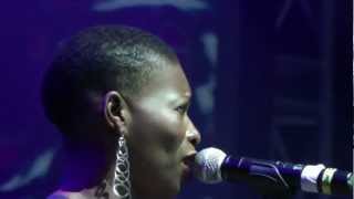 Vaughnette Bigford Performing Live