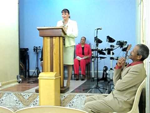 Quadrangular Vera Cruz...B.H...M.G...18-05-2011 - Pregação - Pastora.