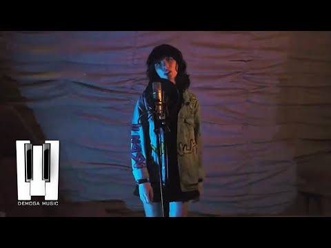 Tedisaster - Soarele Apune