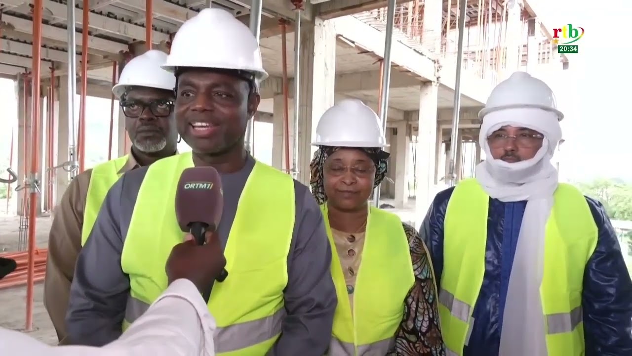 AES/Mali : la ministre de la Santé visite les chantiers des futurs hôpitaux des Communes III et VI