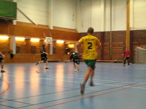 Sebbe kontrar in 23-24 mot HK Björnen