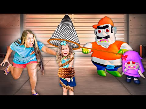 MY LITTLE SISTER AND I HAD TO ESCAPE THE EVIL MAN'S TRAP!