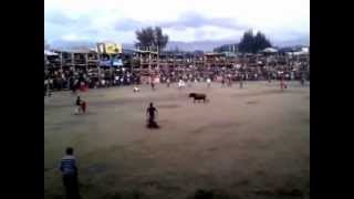 preview picture of video 'Resumen Desfile del Chagra Toros Populares Sangolquí 2012'