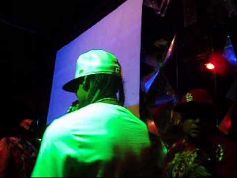 Presentacion de Mozart La Para en La Nuit Discotec En Santiago (Parte 2).wmv