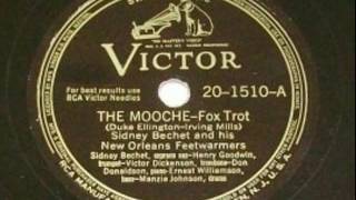 Sidney Bechet And His New Orleans Feetwarmers - The Mooche
