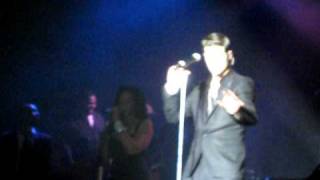 Million dollar baby by Robin Thicke LIVE