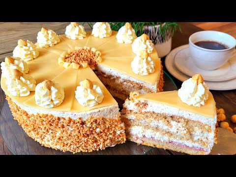 Mmm... Marzipan nut cream cake❤️ So easy and sooo delicious