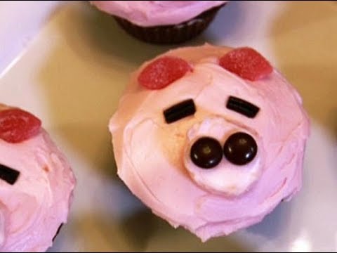How to Make Pink Piggy Red Velvet Cupcakes | Food Network