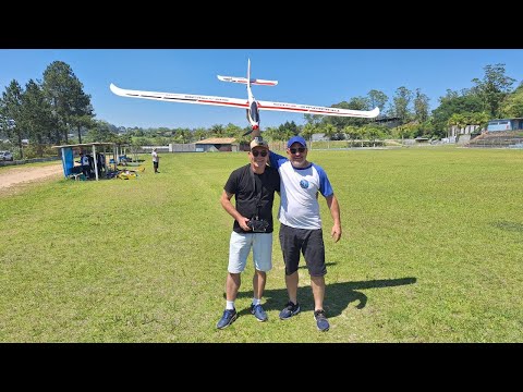 Voo do Aeromodelo Planador Soaring 2 metros e 40 de Asa