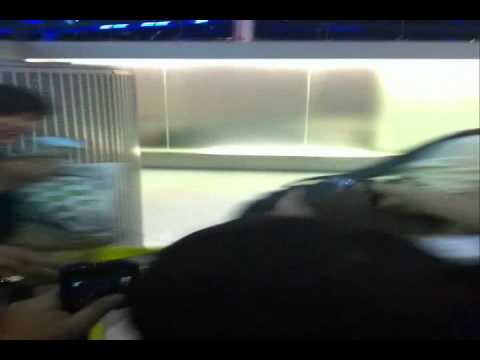 [FANCAM] 111026 Boyfriend at Suwannabumi Airport