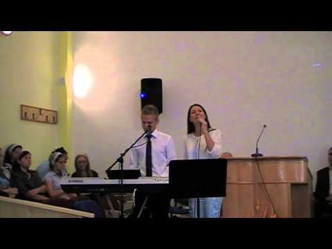 Ema si Cristi Repede la Biserica Penticostala BETEL Galati-Sunt calator in aceasta lume