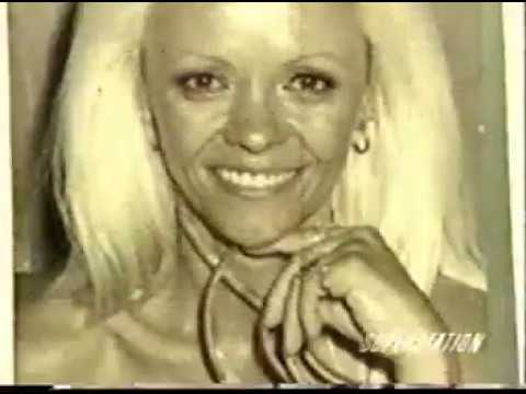 Lee Redmond long fingernails