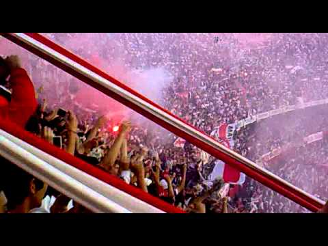 "Ahi viene la hinchada â™«â™ªâ™« | C.a.r.p â™¥" Barra: Los Borrachos del Tablón • Club: River Plate