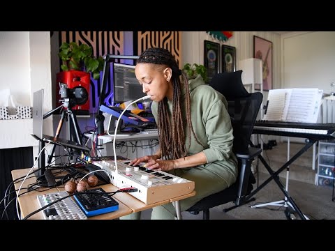 Korg microKorg-S Vocoder Demo 🎹 Making an Unbelievable Beat for the First Time | Maschine