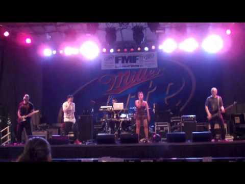 Jerk w/ rapper Hollywood (Live at Florida Music Festival 2010)