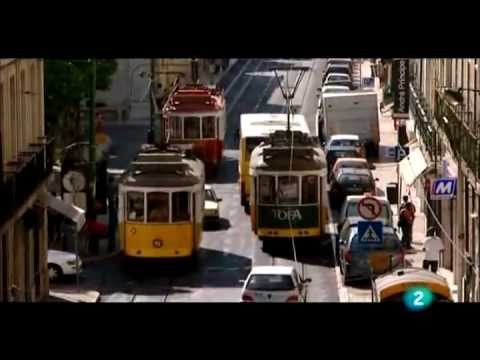 Madredeus - Moro em Lisboa "I Live in Lisbon" (English subtitles)