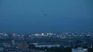 preview picture of video '[B777 Nightfall Landing] ANA B777-200 JA8969 LANDING TOYAMA Airport 富山空港 2012.5.24'
