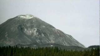 Mount St. Helens Disintegrates in Enormous Landslide