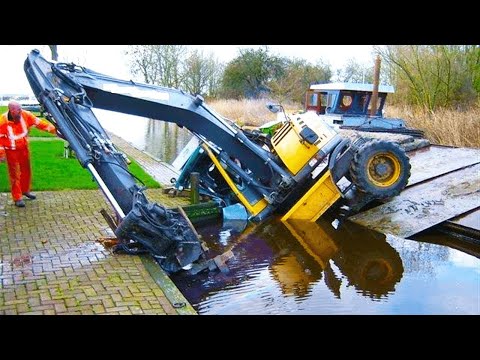 20 Dangerous FORKLIFT & EXCAVATOR Operation Fails | Crazy Heavy Equipment Skills Win the Workplace