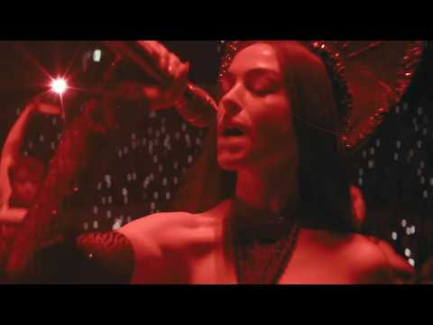 El tráiler de Mother Mary vuelve a demostrar el talento de Anne Hathaway para cantar