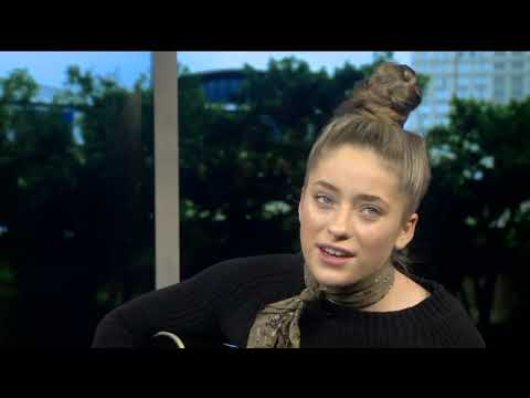 BRYNN CARTELLI ACOUSTIC VERSION OF LAST NIGHTS MASCARA