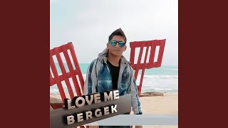 Download lagu Love Me mp3 Download lagu Love Me mp3