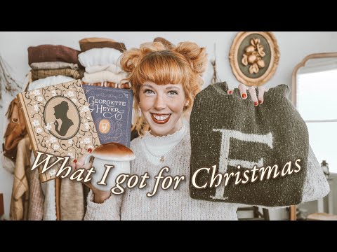 What I Got For Christmas 2021 // vintage, bookish, cozy feel-good