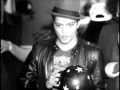 'Moonshine" video by Bruno Mars