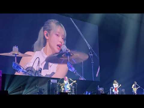 20260418 QWER 내이름맑음, 눈물참기 직캠 (JJ50th Anniversary Festival)